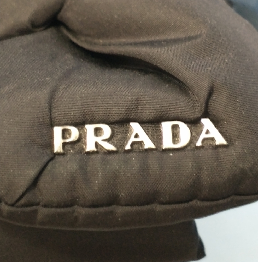 π― Authentic PRADA Black Patent Women's Flats - Picture 2 of 12